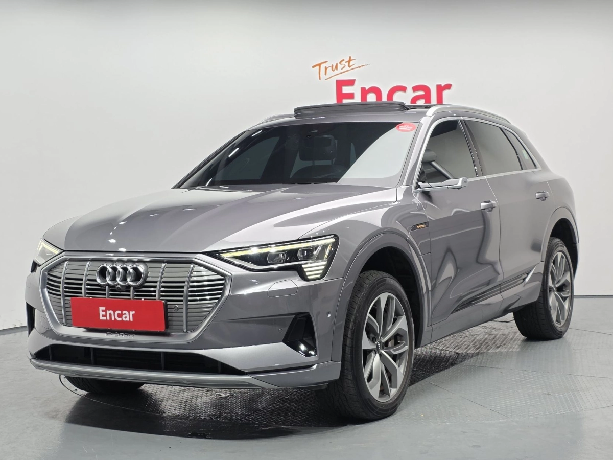 AUDI E-TRON  2020