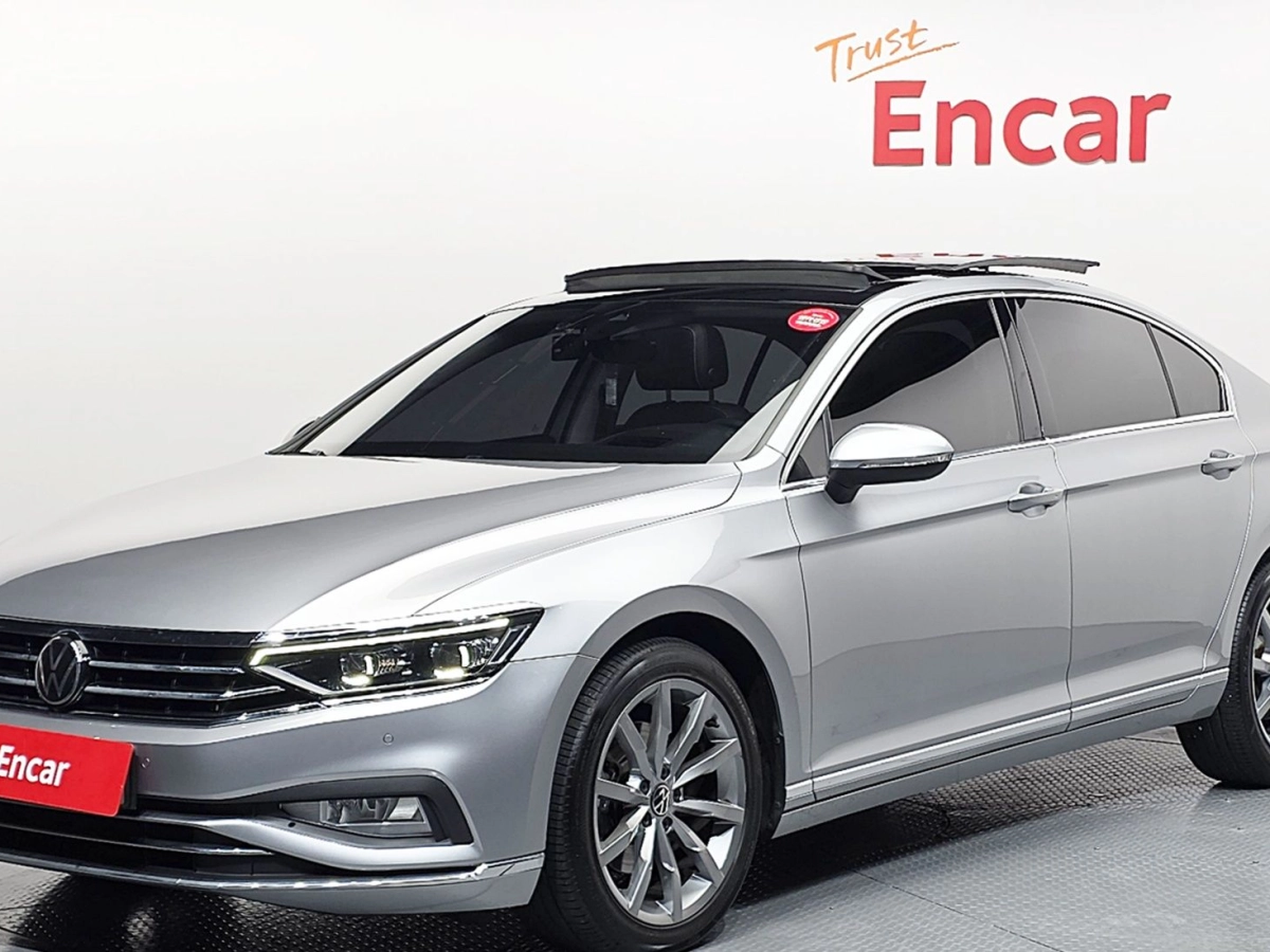 VOLKSWAGEN PASSAT GT B8