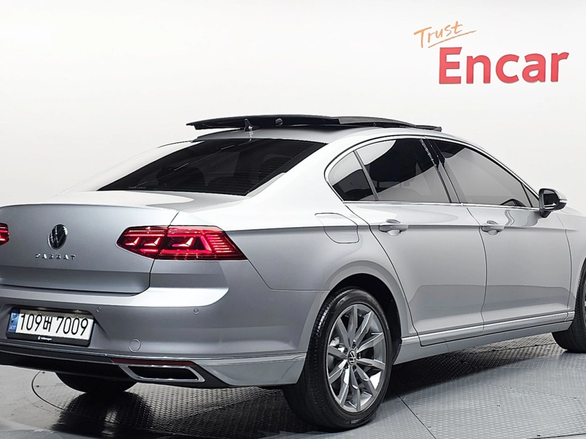 VOLKSWAGEN PASSAT GT B8