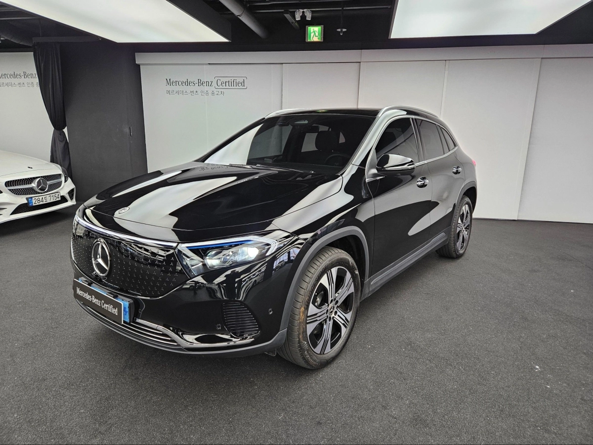 MERCEDES BENZ EQA H243