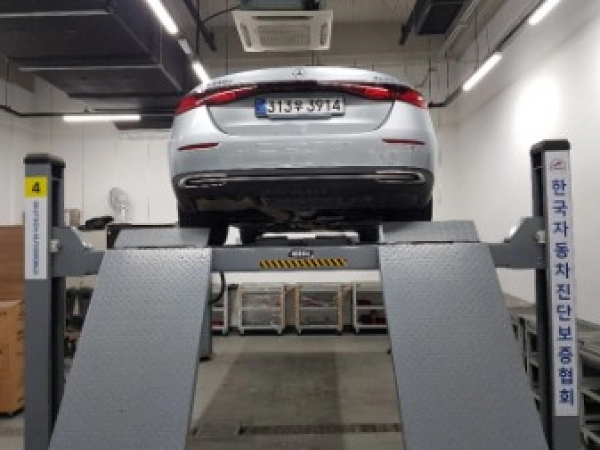 MERCEDES BENZ E-CLASS W214