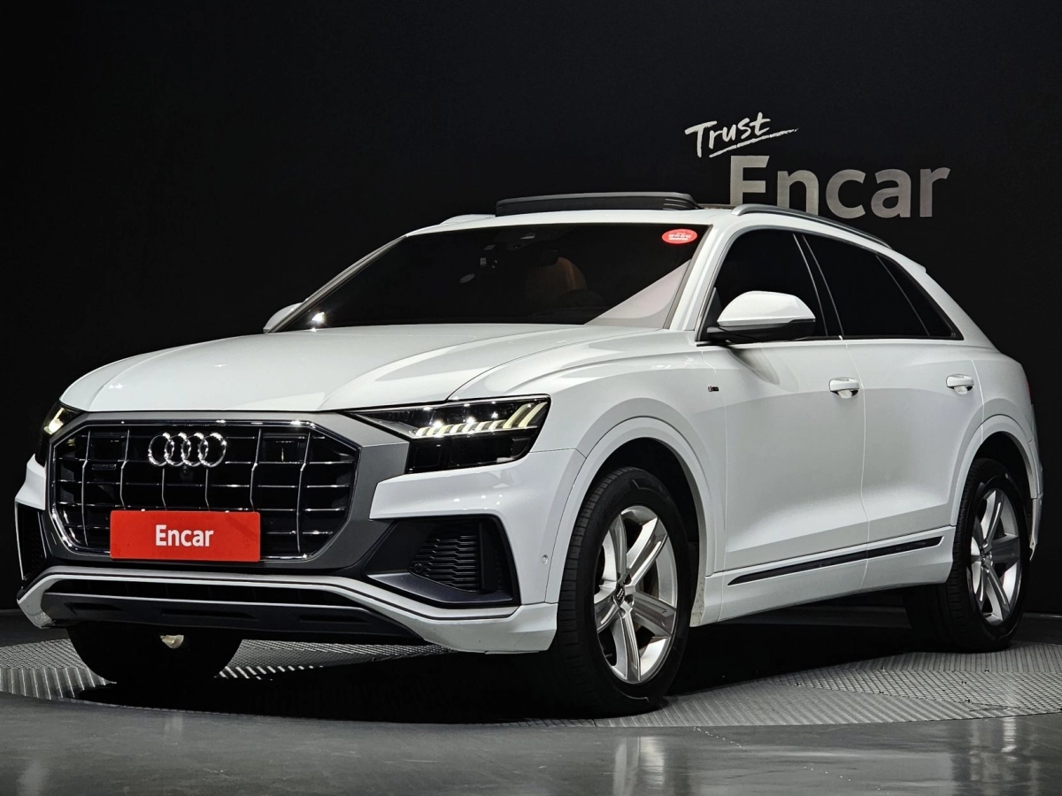 AUDI Q8 4M  2021