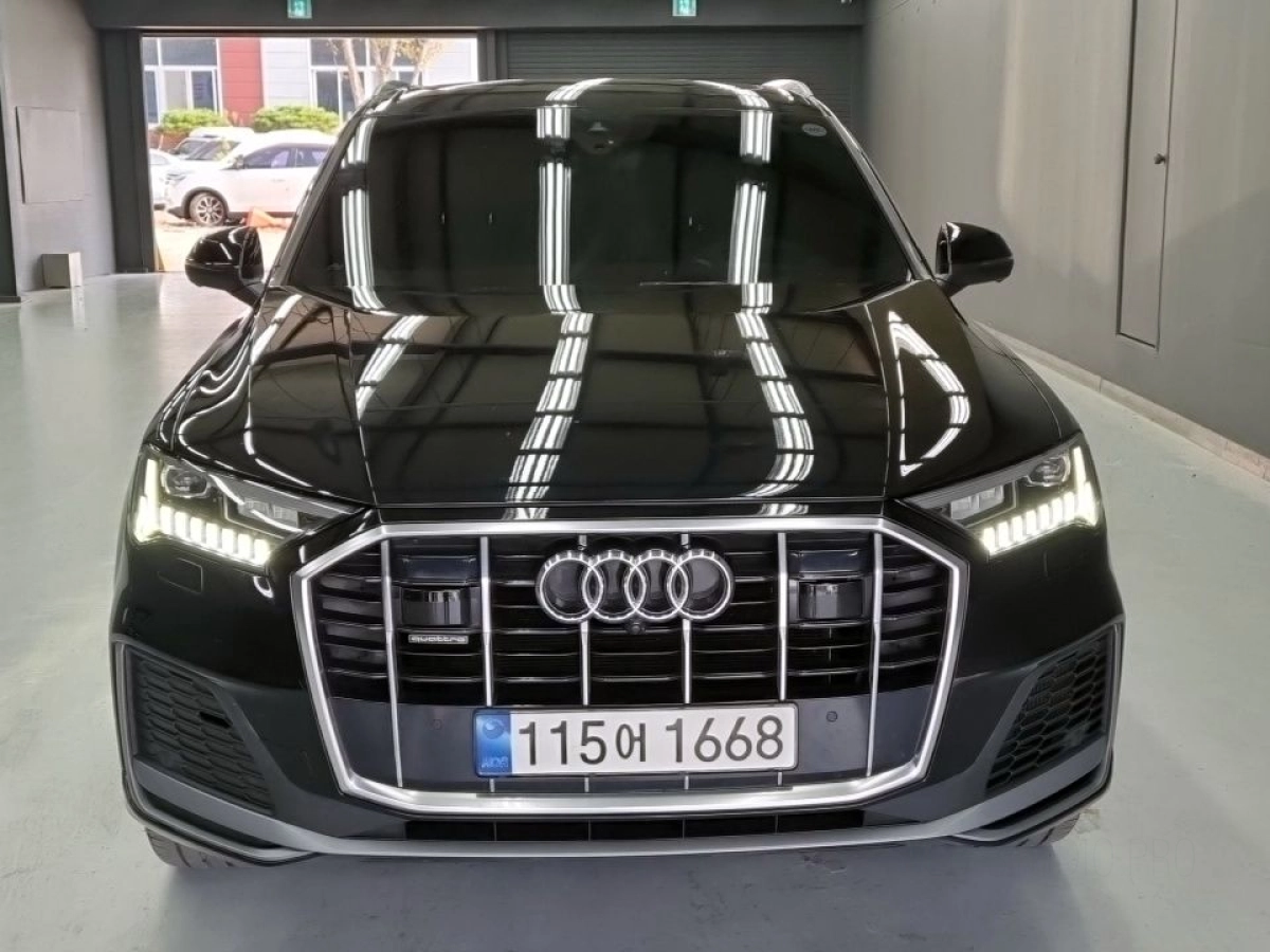 AUDI Q7 4M