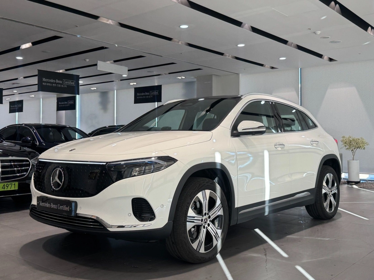 MERCEDES BENZ EQA H243