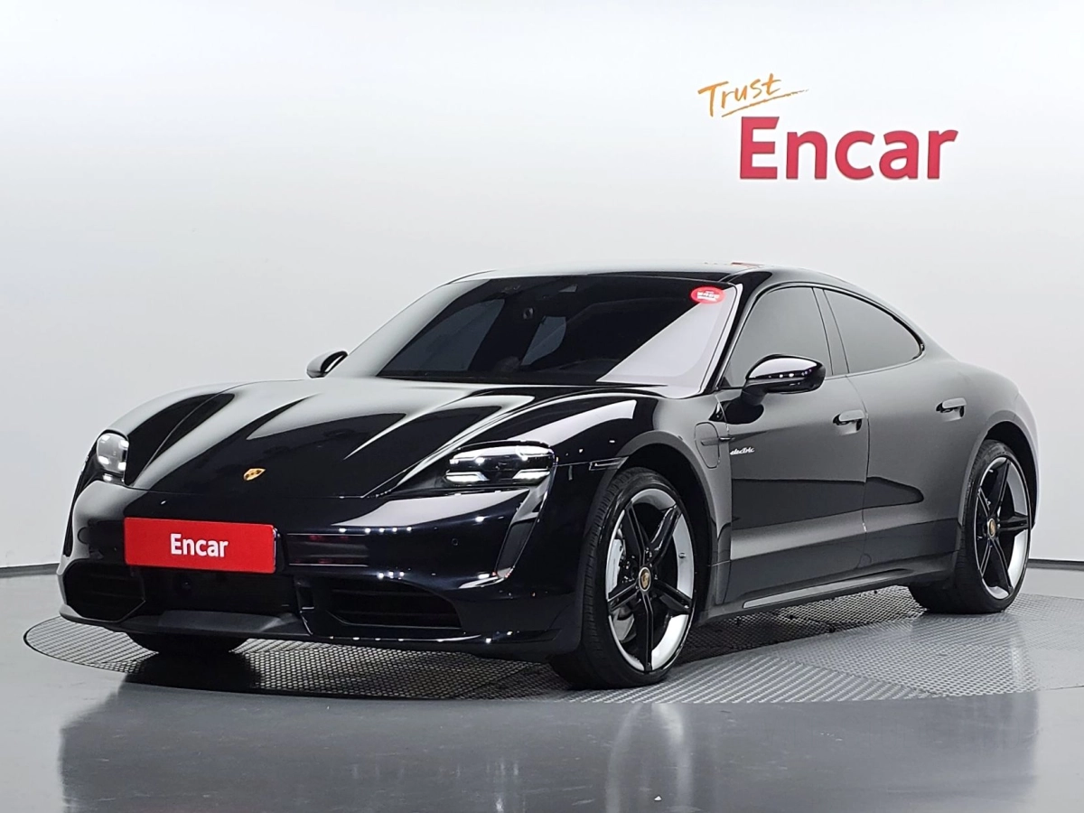 PORSCHE TAYCAN  2021