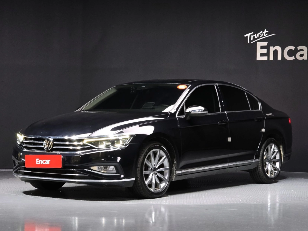 VOLKSWAGEN PASSAT GT B8  2021