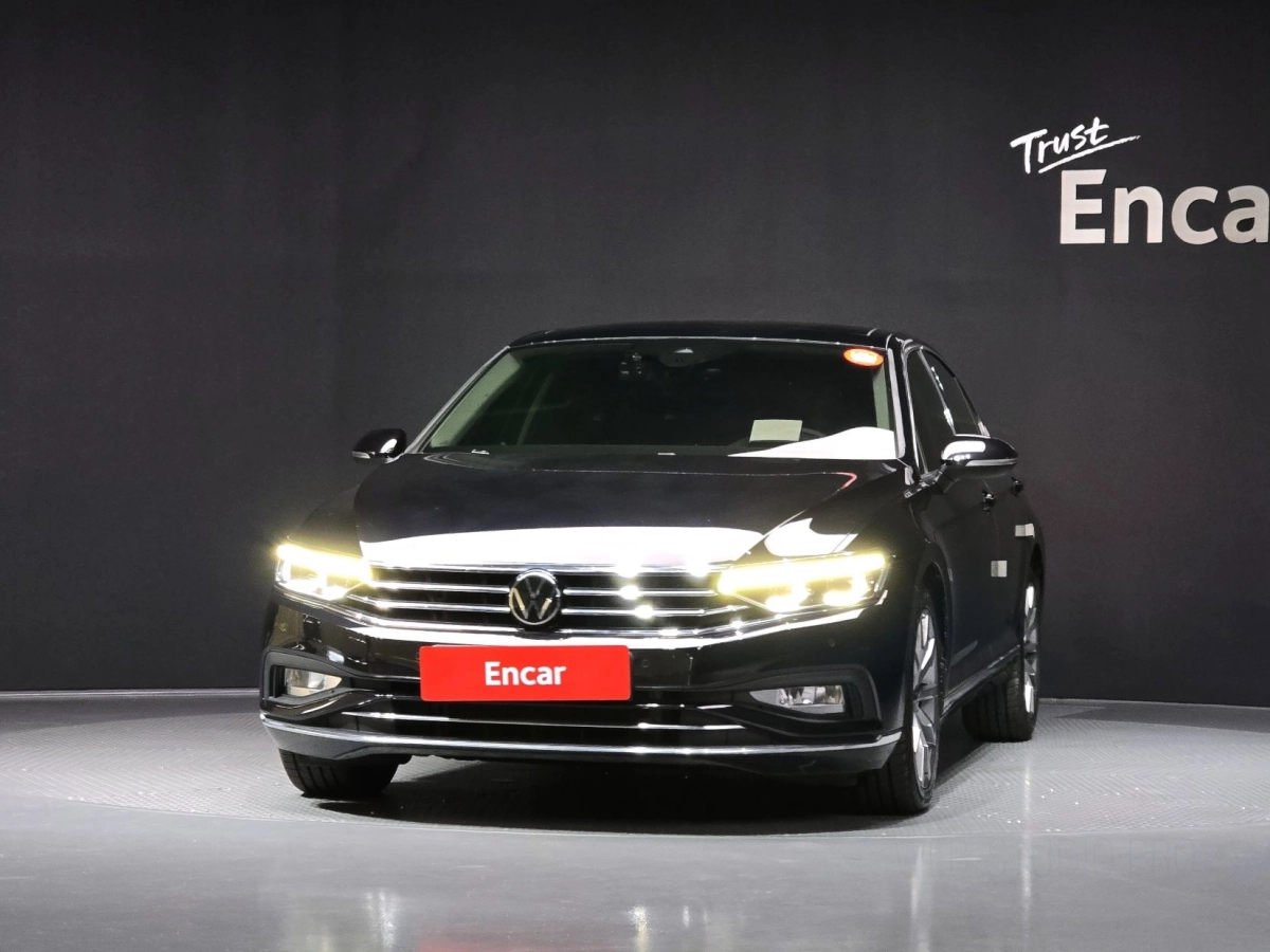 VOLKSWAGEN PASSAT GT B8