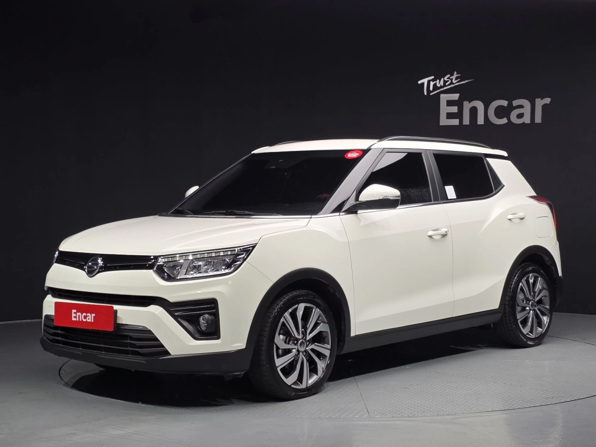 SSANGYONG TIVOLI VERY NEW