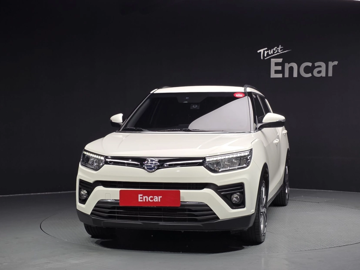 SSANGYONG TIVOLI VERY NEW