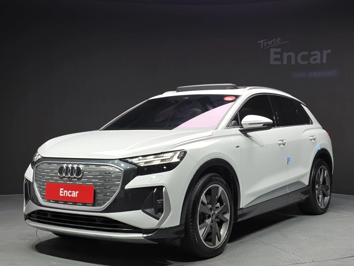 AUDI Q4 E-TRON F4  2022
