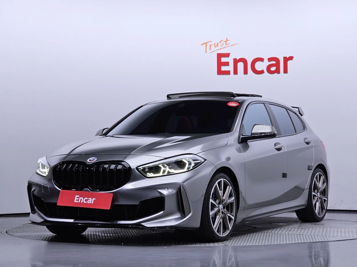 BMW 1-SERIES F40  2023