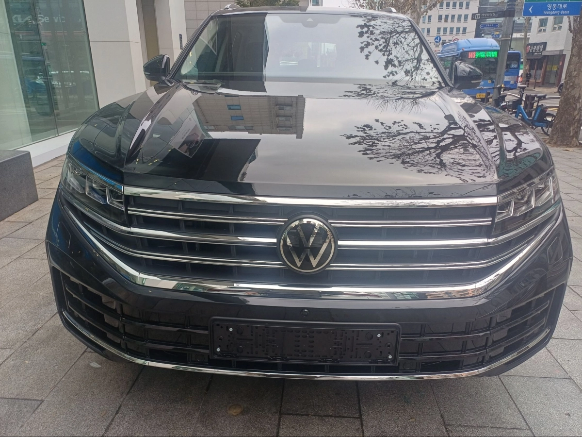 VOLKSWAGEN TOUAREG 2025