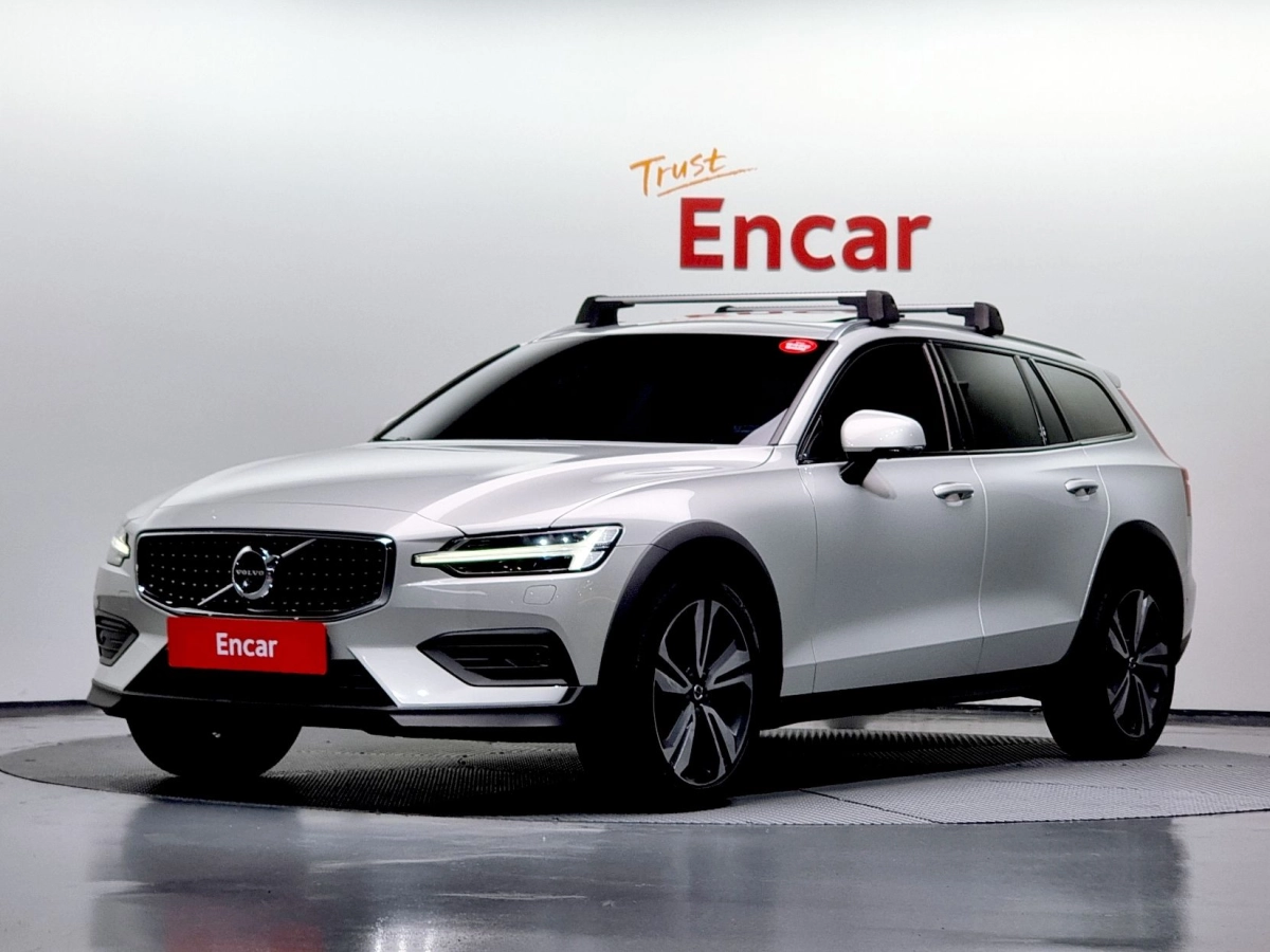 VOLVO V60 CROSS COUNTRY