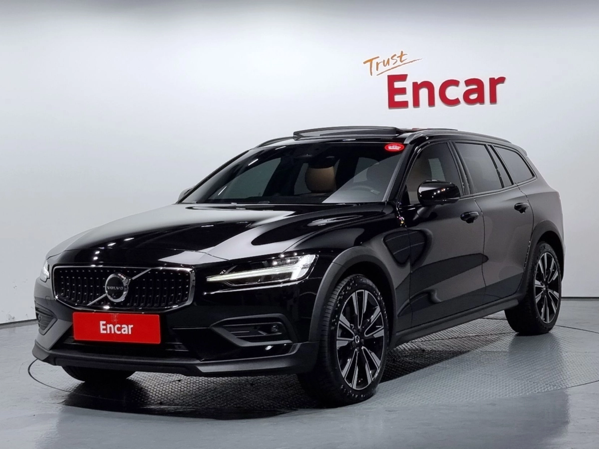 VOLVO V60 CROSS COUNTRY 2024
