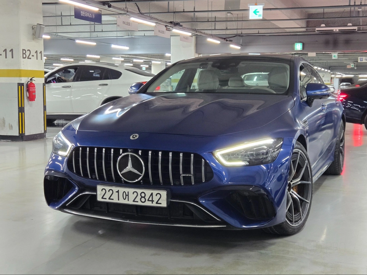 MERCEDES BENZ AMG GT  2023