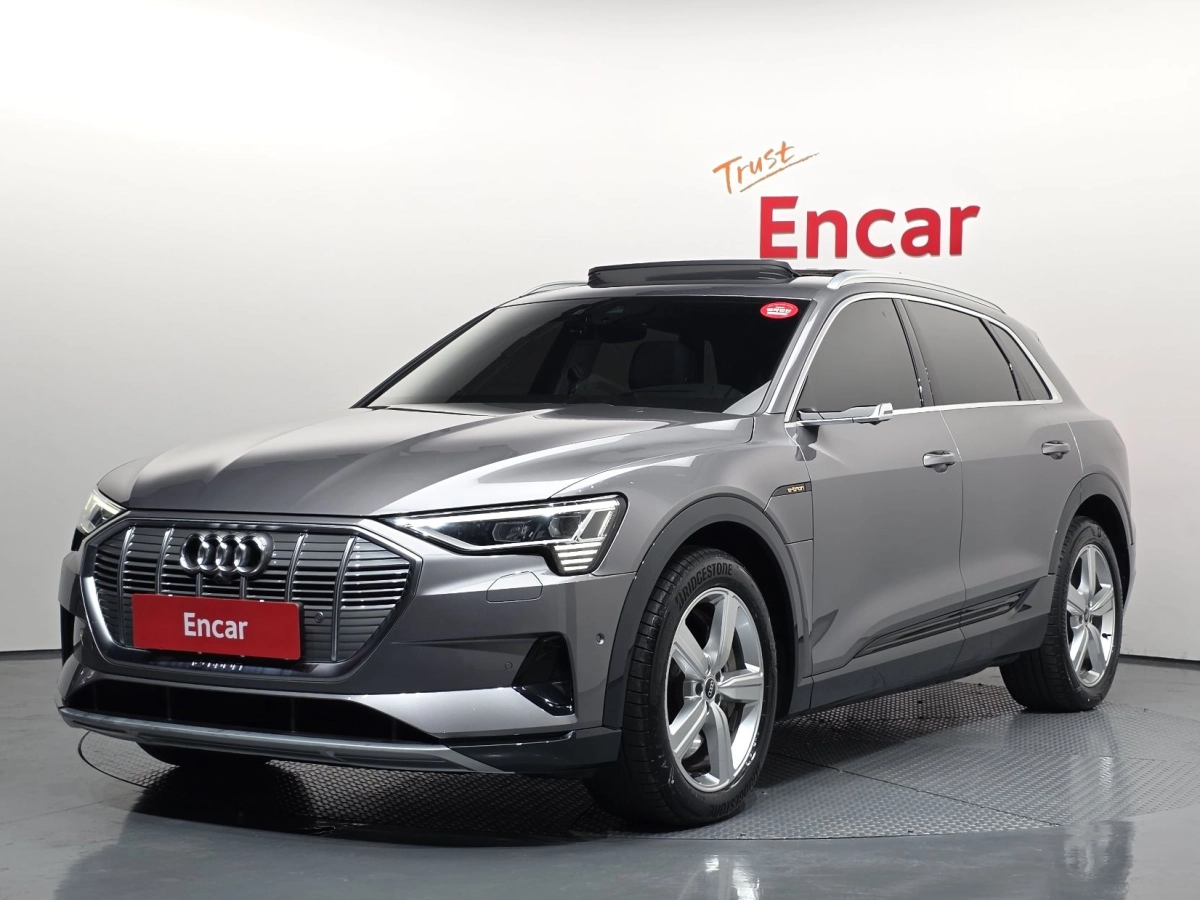 AUDI E-TRON  2021
