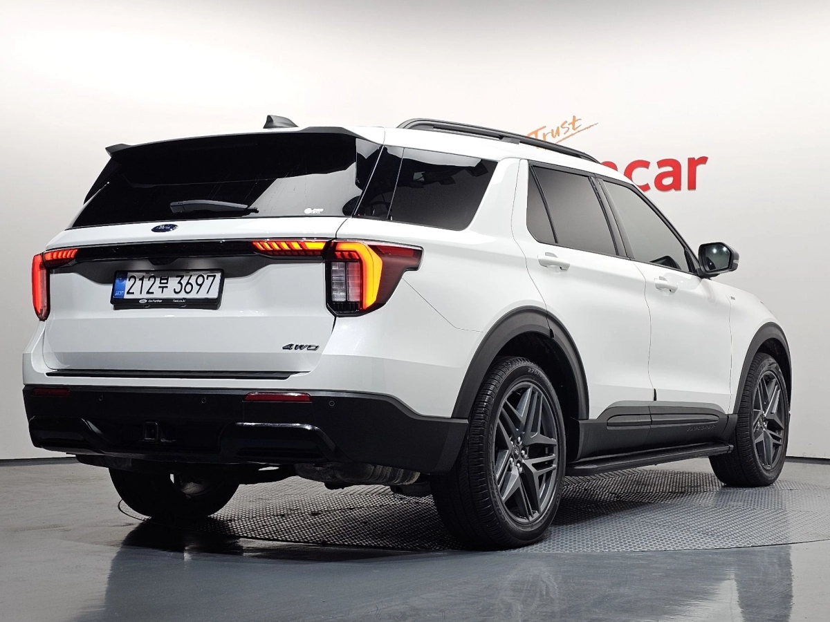 FORD EXPLORER 2025