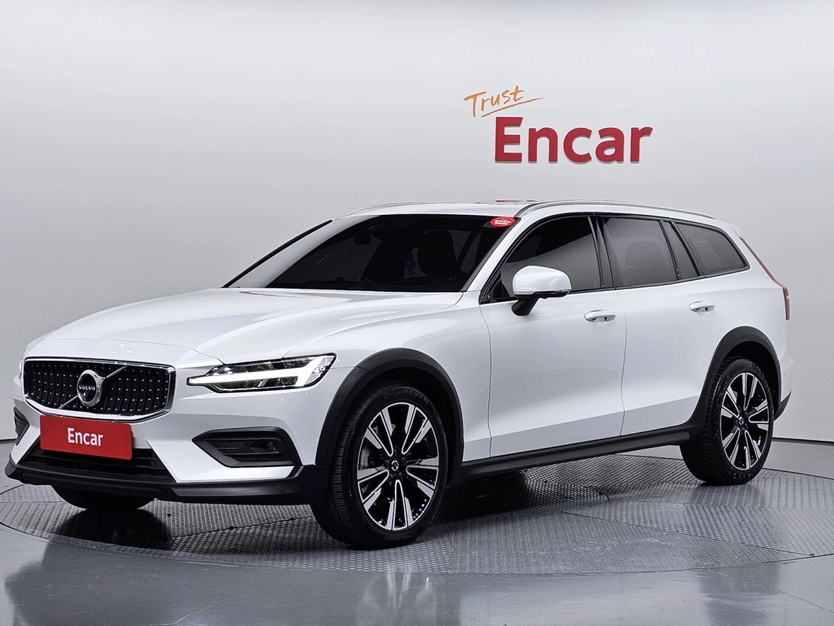 VOLVO V60 CROSS COUNTRY
