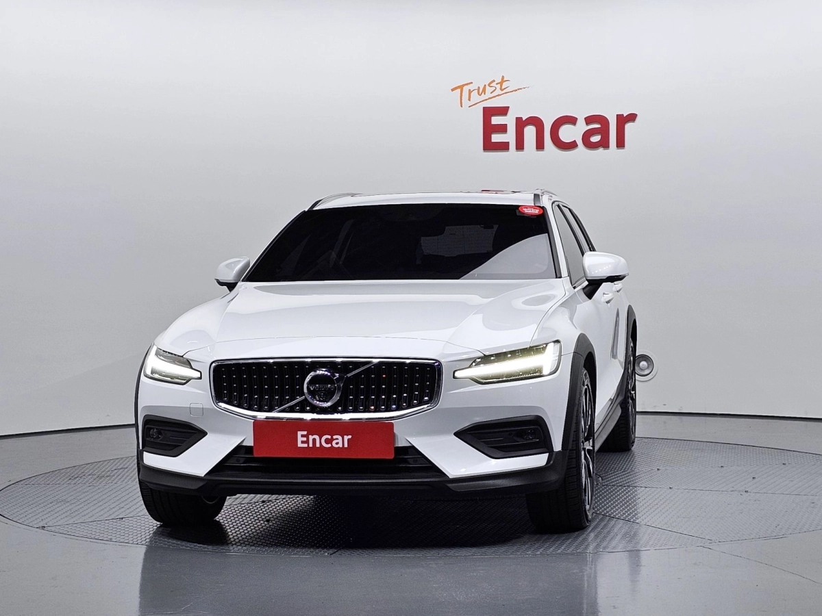 VOLVO V60 CROSS COUNTRY