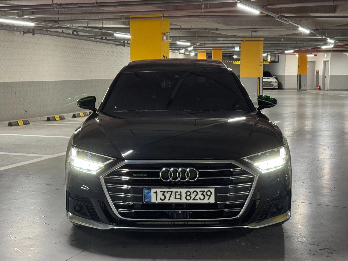 AUDI A8 D5