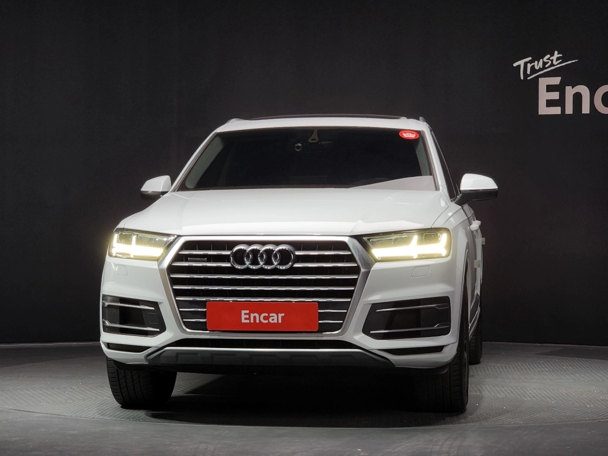 AUDI Q7 4M