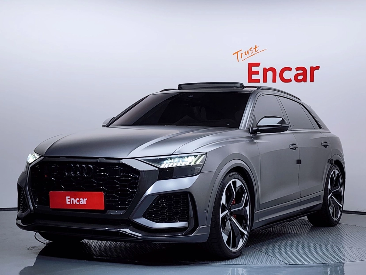 AUDI RSQ8 4M  2021