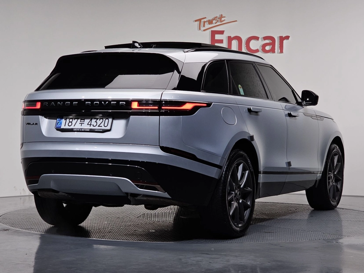 LAND ROVER RANGE ROVER VELAR  2024