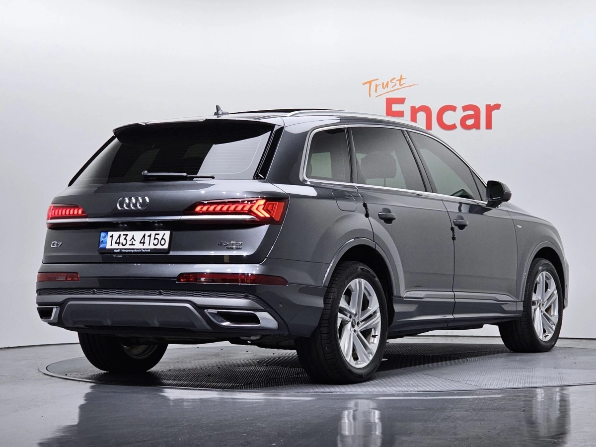AUDI Q7 4M