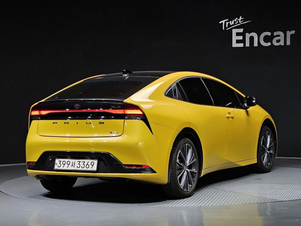 TOYOTA PRIUS