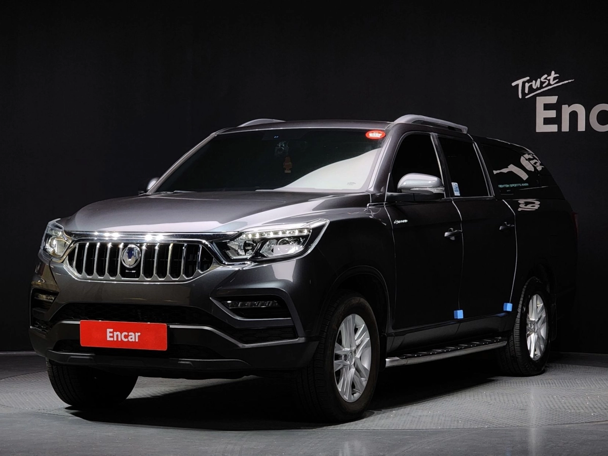 SSANGYONG REXTON SPORTS CAR