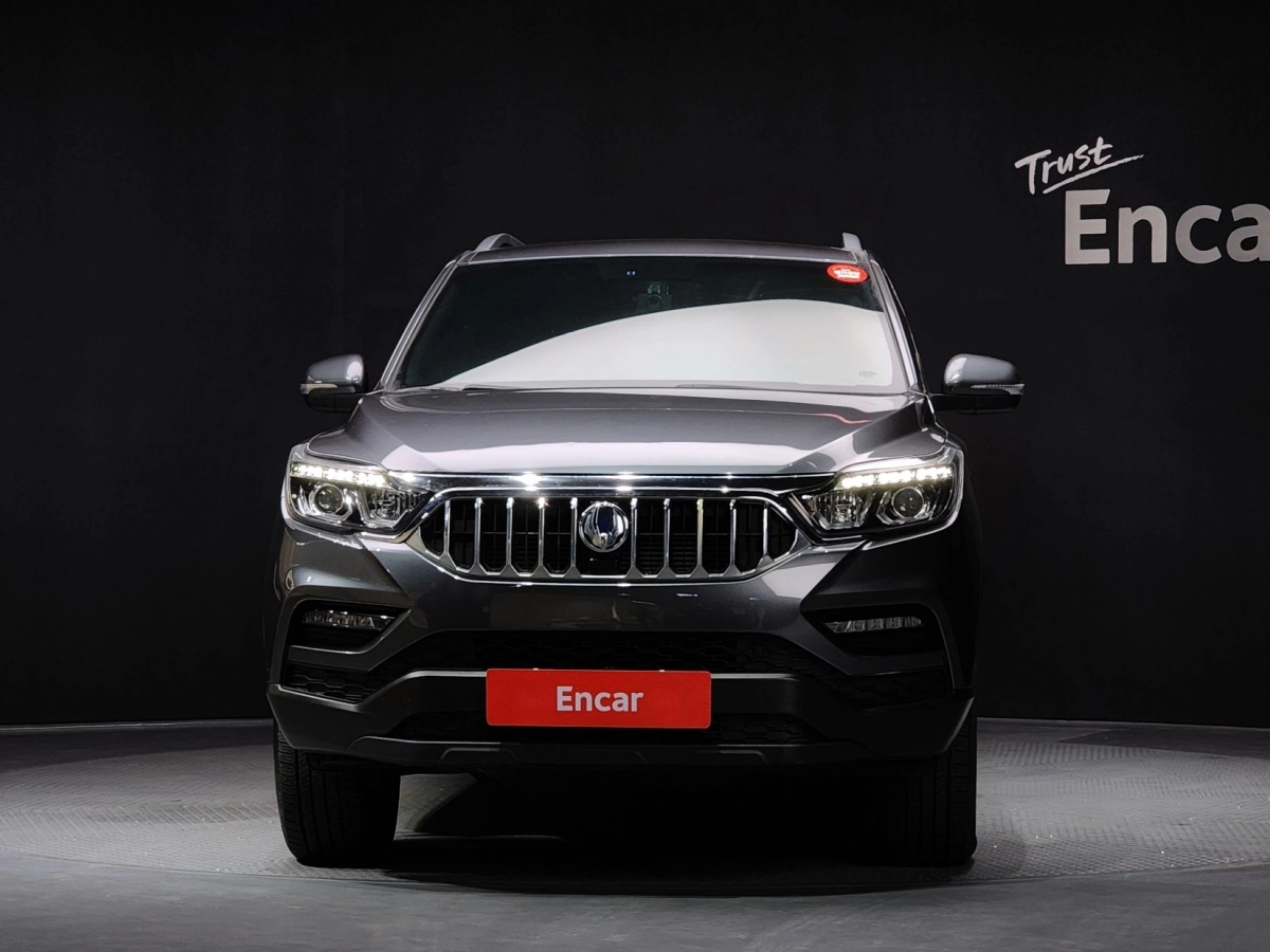 SSANGYONG REXTON SPORTS CAR