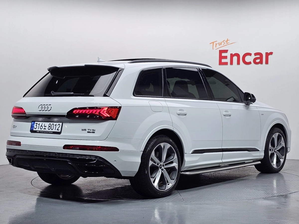 AUDI Q7 4M