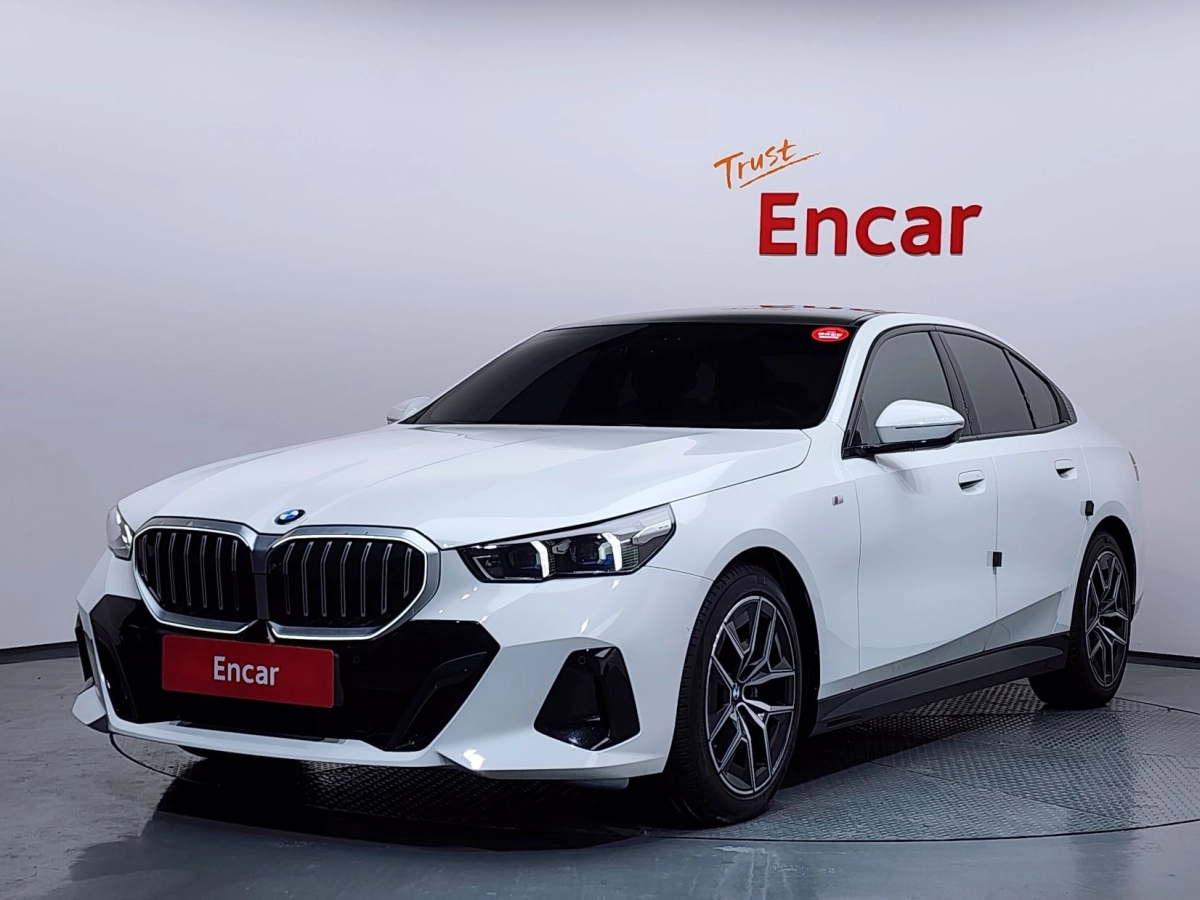 BMW 5-SERIES G60 2023