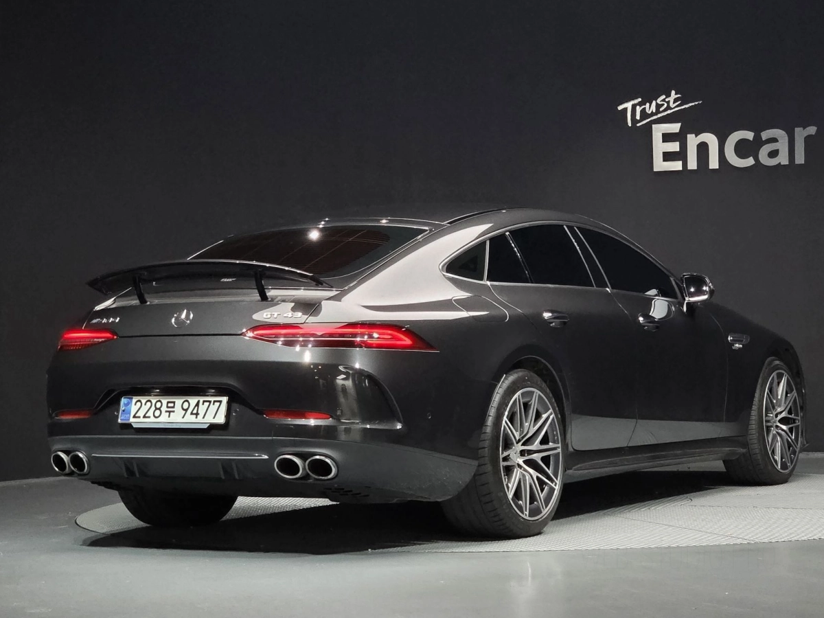 MERCEDES BENZ AMG GT