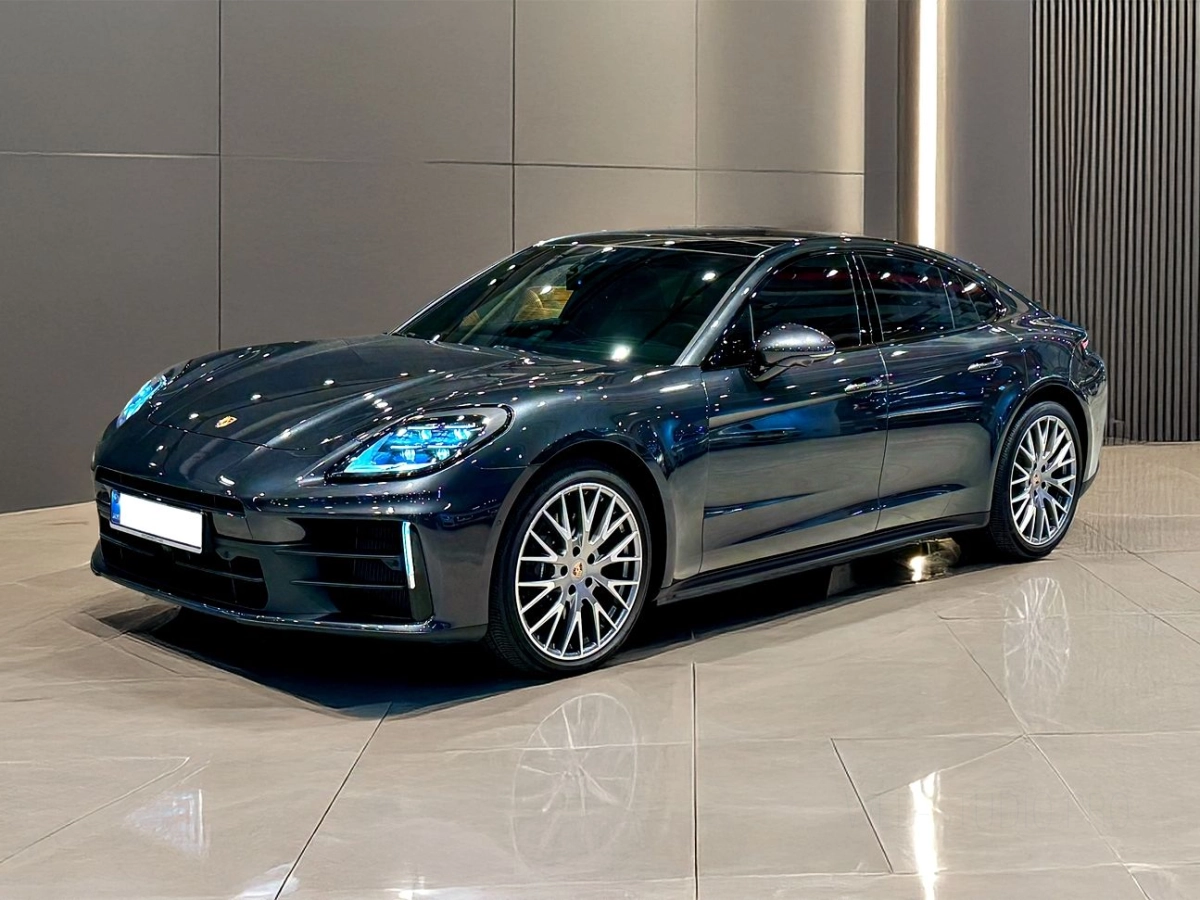 PORSCHE PANAMERA 972  2024