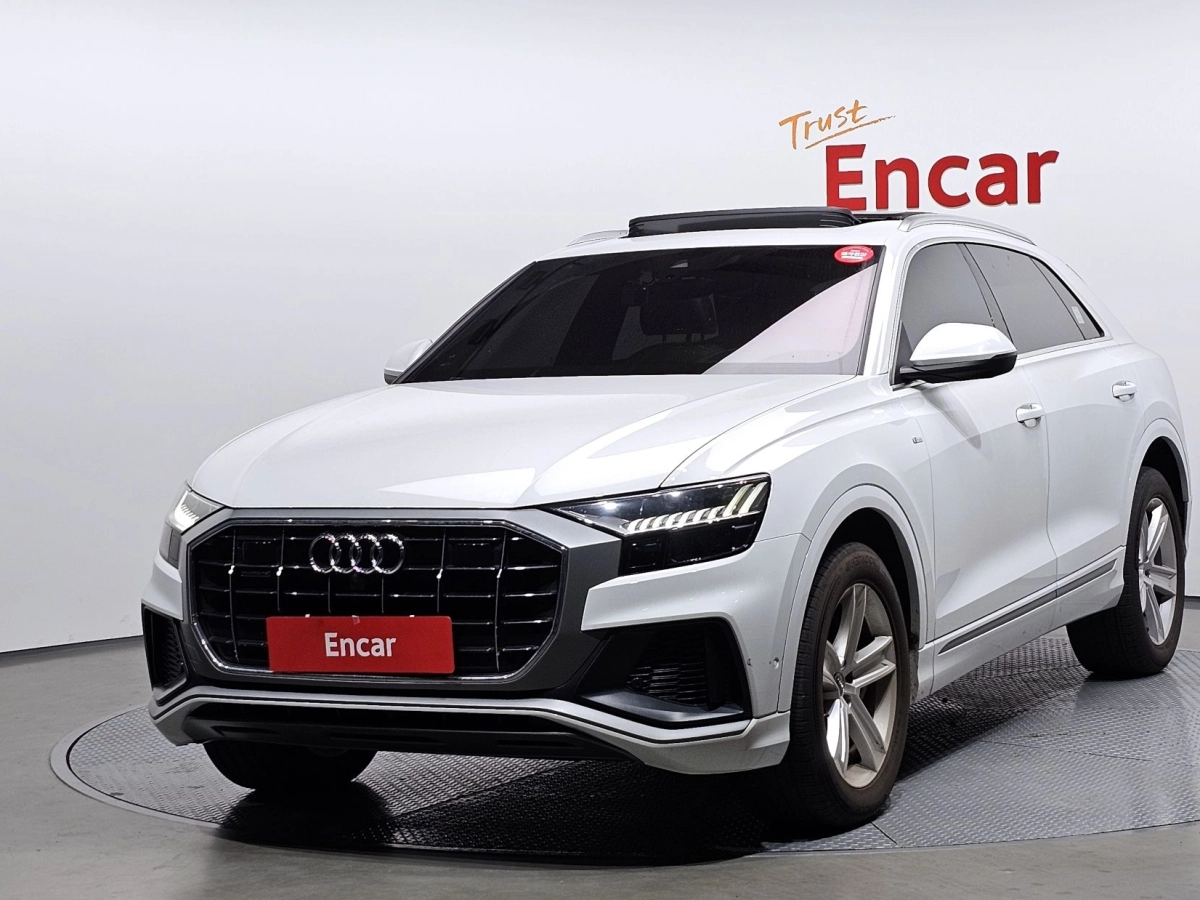 AUDI Q8 4M  2021