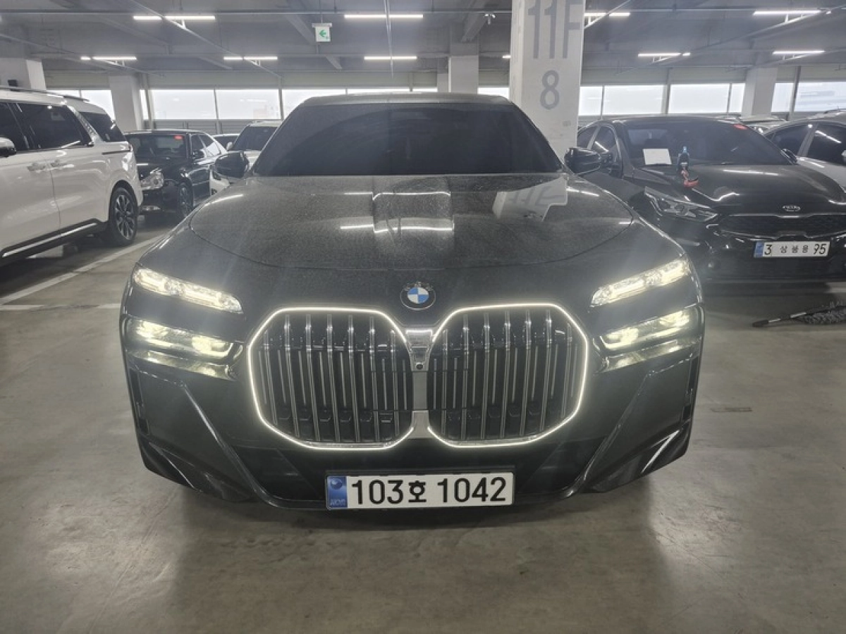 BMW 7-SERIES G70