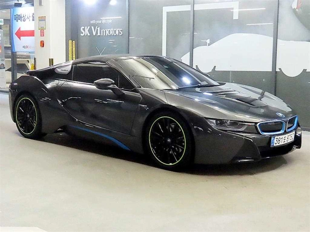 BMW I8
