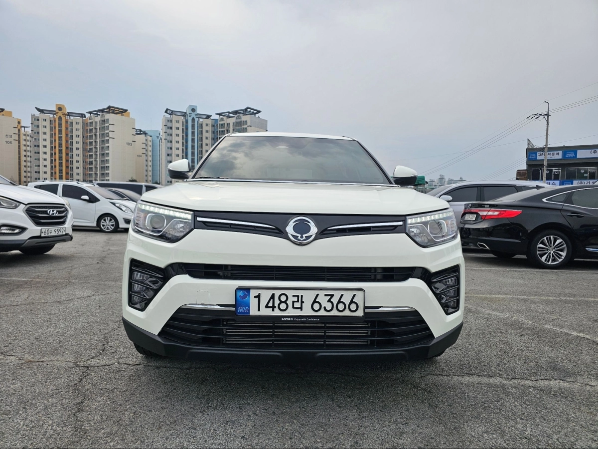 SSANGYONG TIVOLI VERY NEW