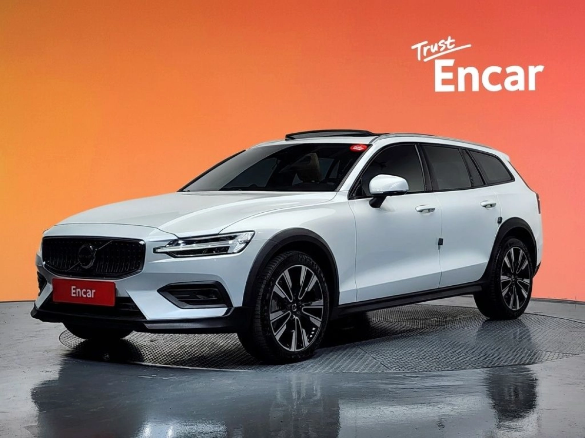 VOLVO V60 CROSS COUNTRY 2023