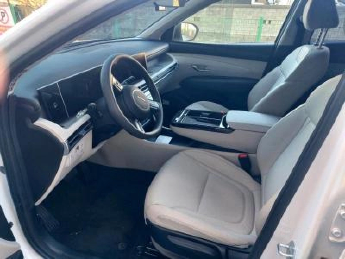 HYUNDAI TUCSON HYBRID NX4