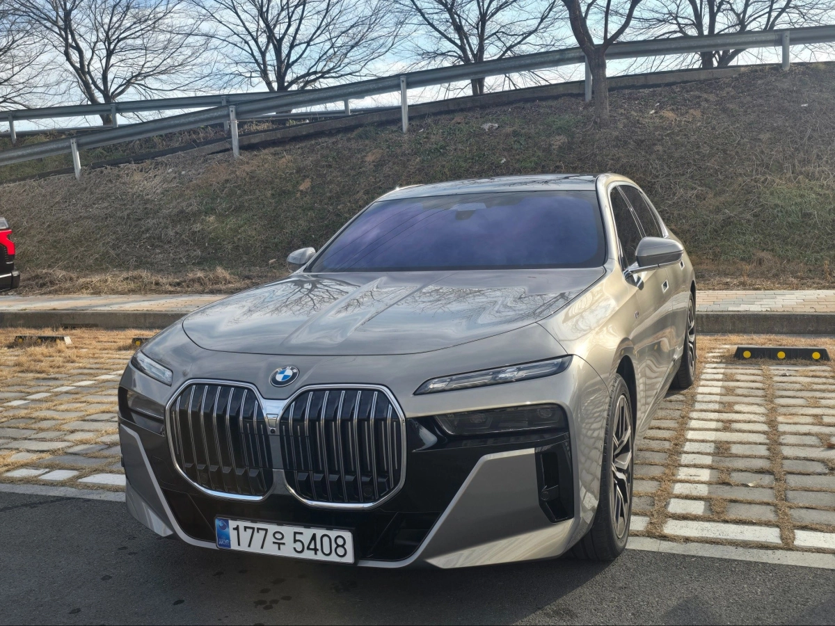 BMW 7-SERIES G70