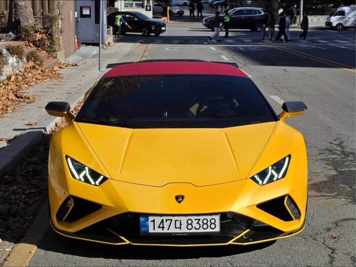 LAMBORGHINI HURACAN