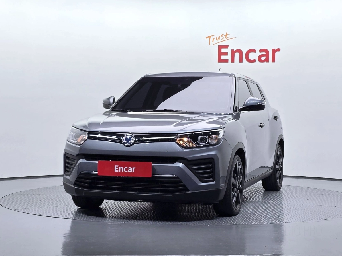 SSANGYONG TIVOLI VERY NEW