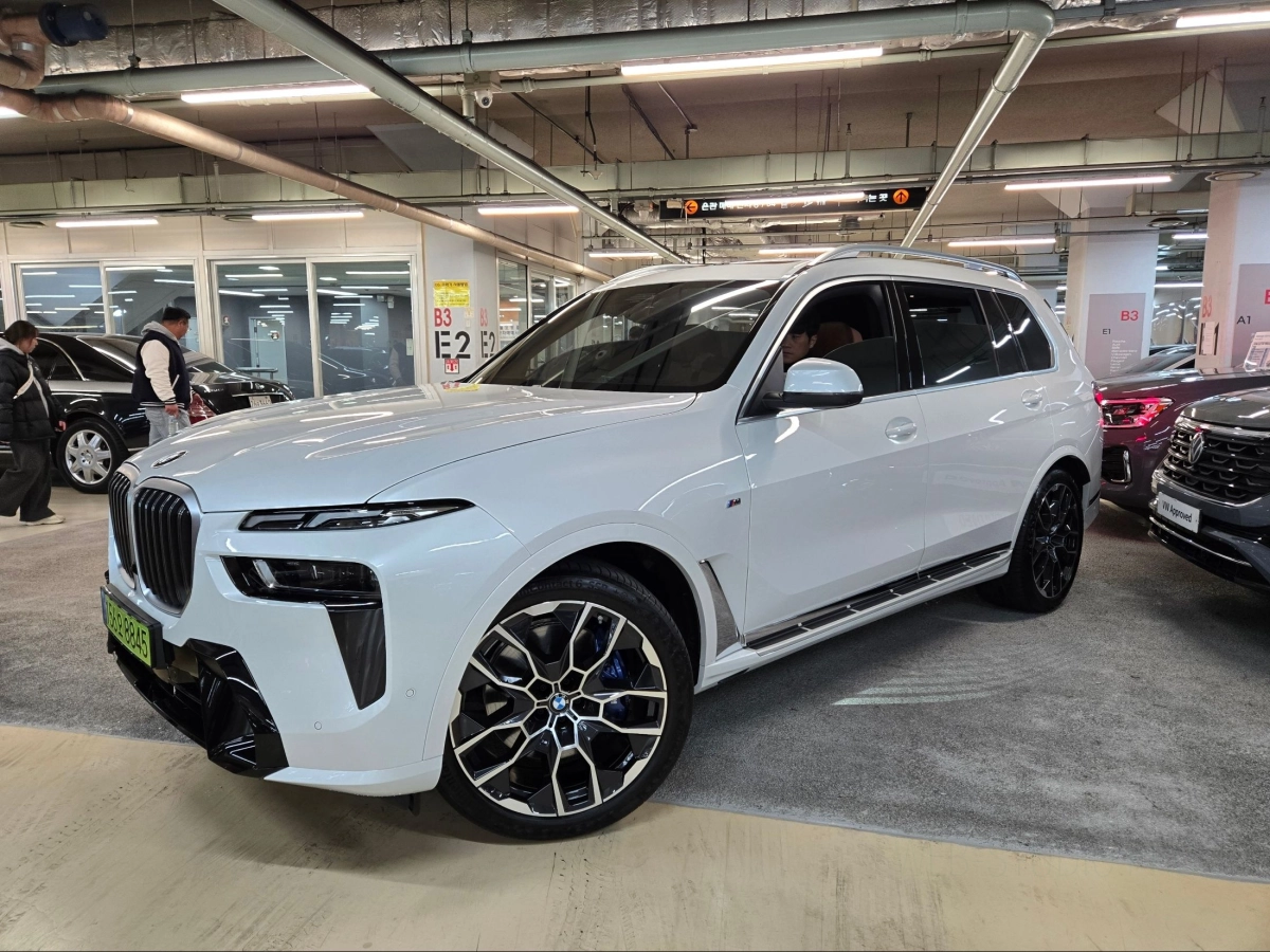 BMW X7 G07 2025