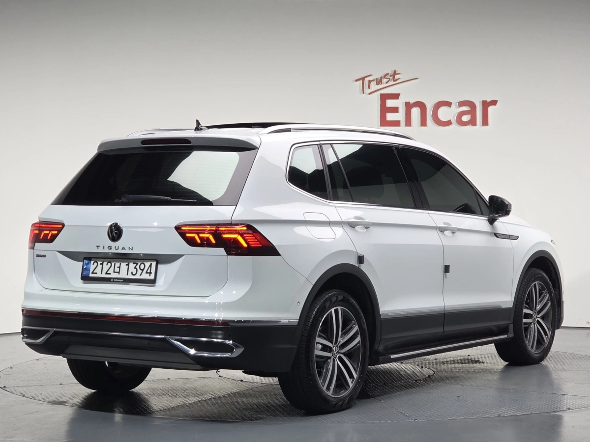 VOLKSWAGEN TIGUAN ALLSPACE