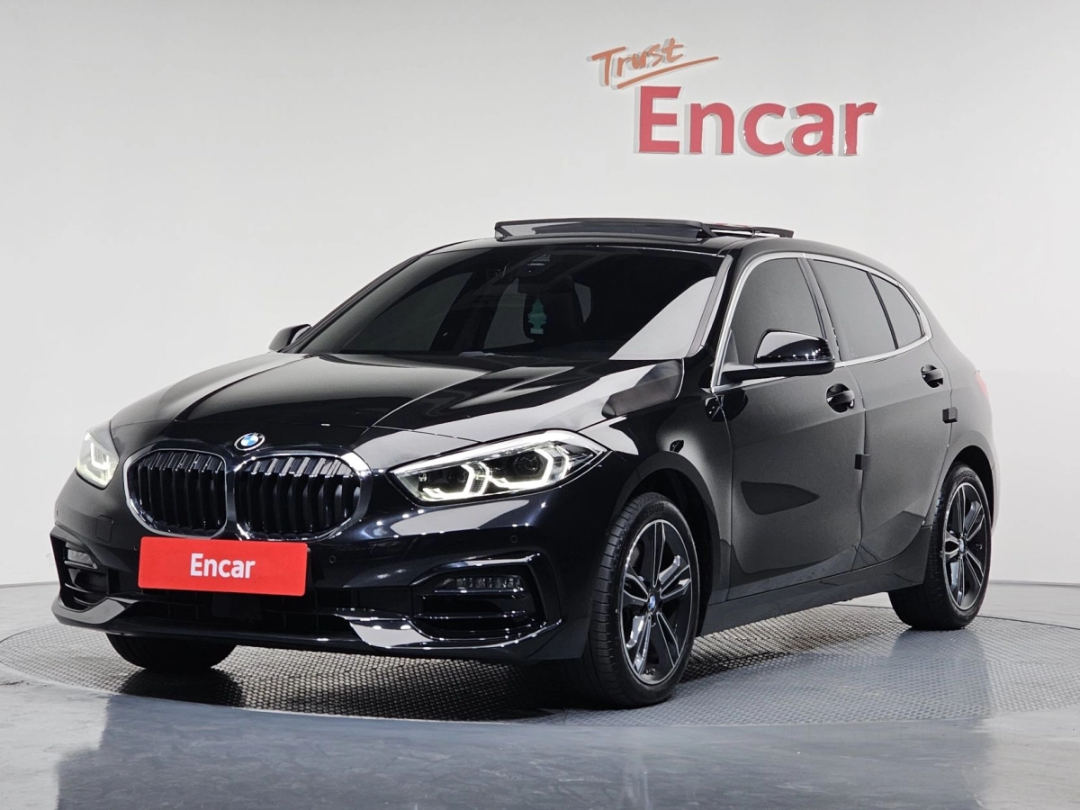 BMW 1-SERIES F40  2024