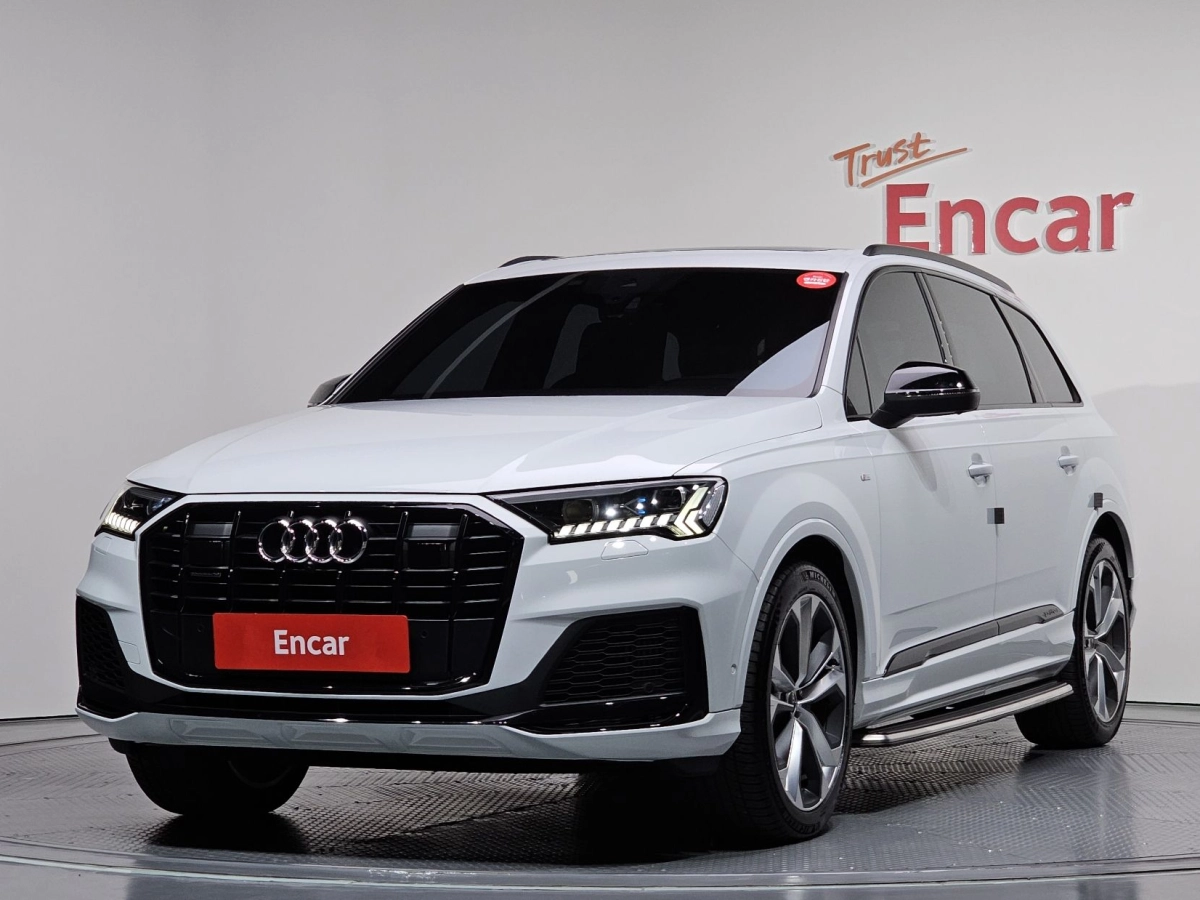 AUDI Q7 4M  2023