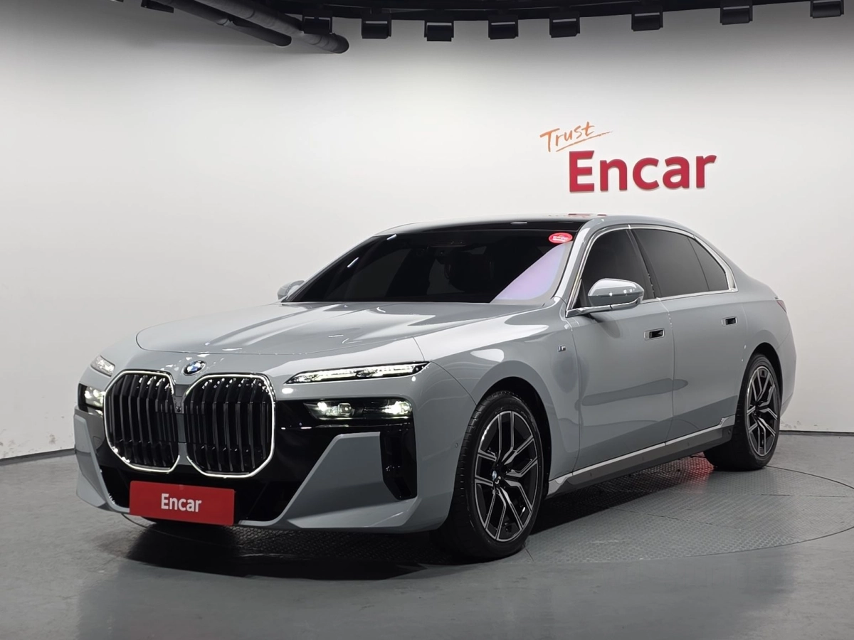 BMW 7-SERIES G70 2025