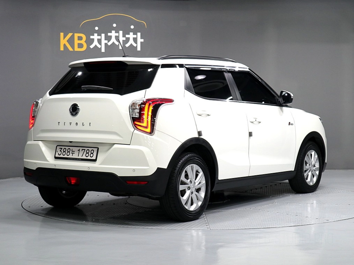 SSANGYONG TIVOLI VERY NEW